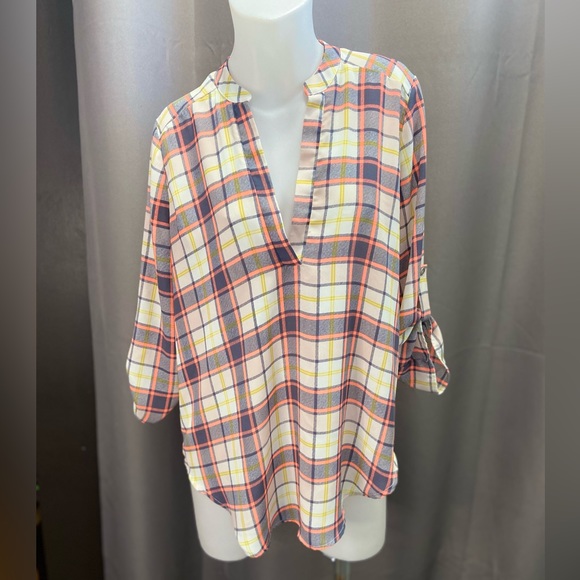 LUSH pull over blouse - Picture 2 of 2